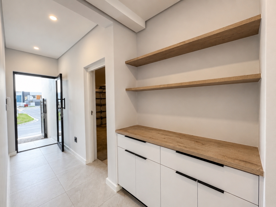4 Bedroom Property for Sale in Sandown Western Cape